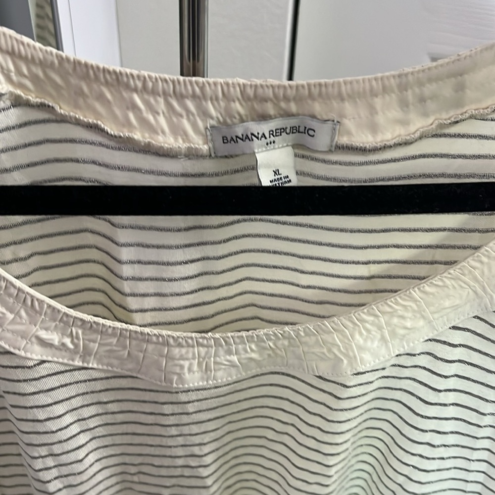 Banana Republic Top - Picture 2 of 6
